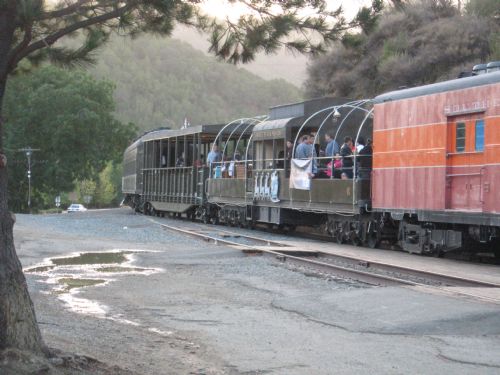 2013 Elefante Bianco Charity Wine Train (Mar 28)